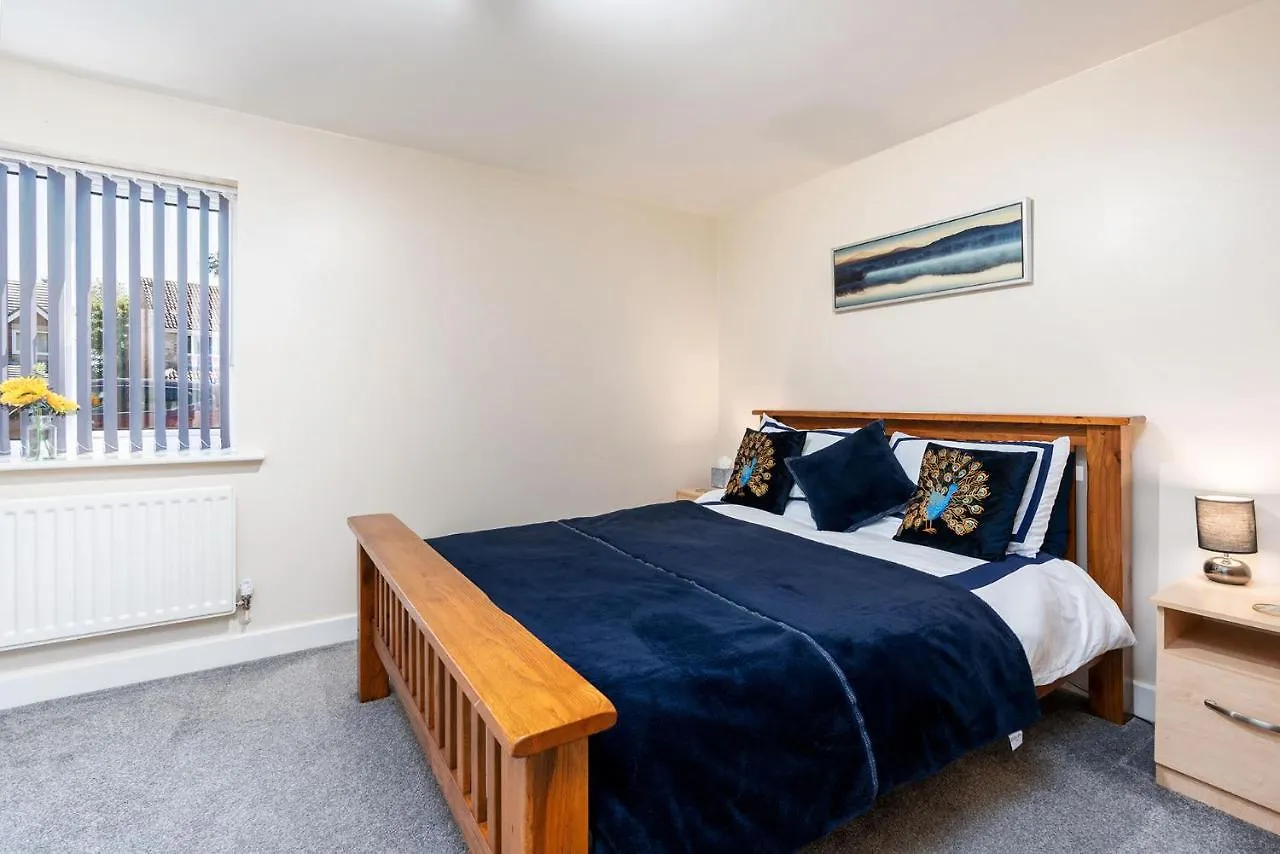 Doncaster Lakeside Boulevard View Apartment