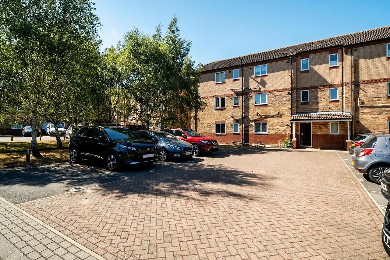 Doncaster Lakeside Boulevard View Apartment