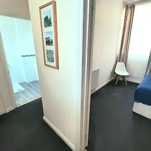 2 Bedroom Ground Floor Flat - Mins To Beach Apartment Bournemouth
