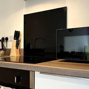 Apartment Modern 1 Bedroom Serviced - Near Centre, Doncaster