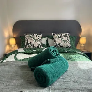 Urban Escape Entire Near Uni And Hospital Apartment Southampton